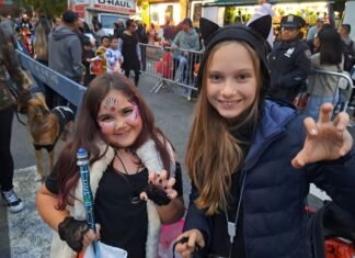 El grandioso y divertido Desfile de Halloween en Jackson Heights